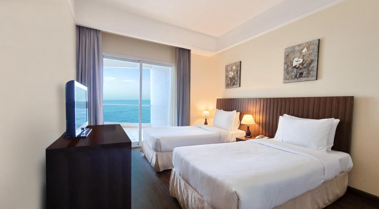 รามาดา บาย วินด์แฮม บีช โฮเต็ล อาจิมาน Hotel อัจมาน ภายนอก รูปภาพ