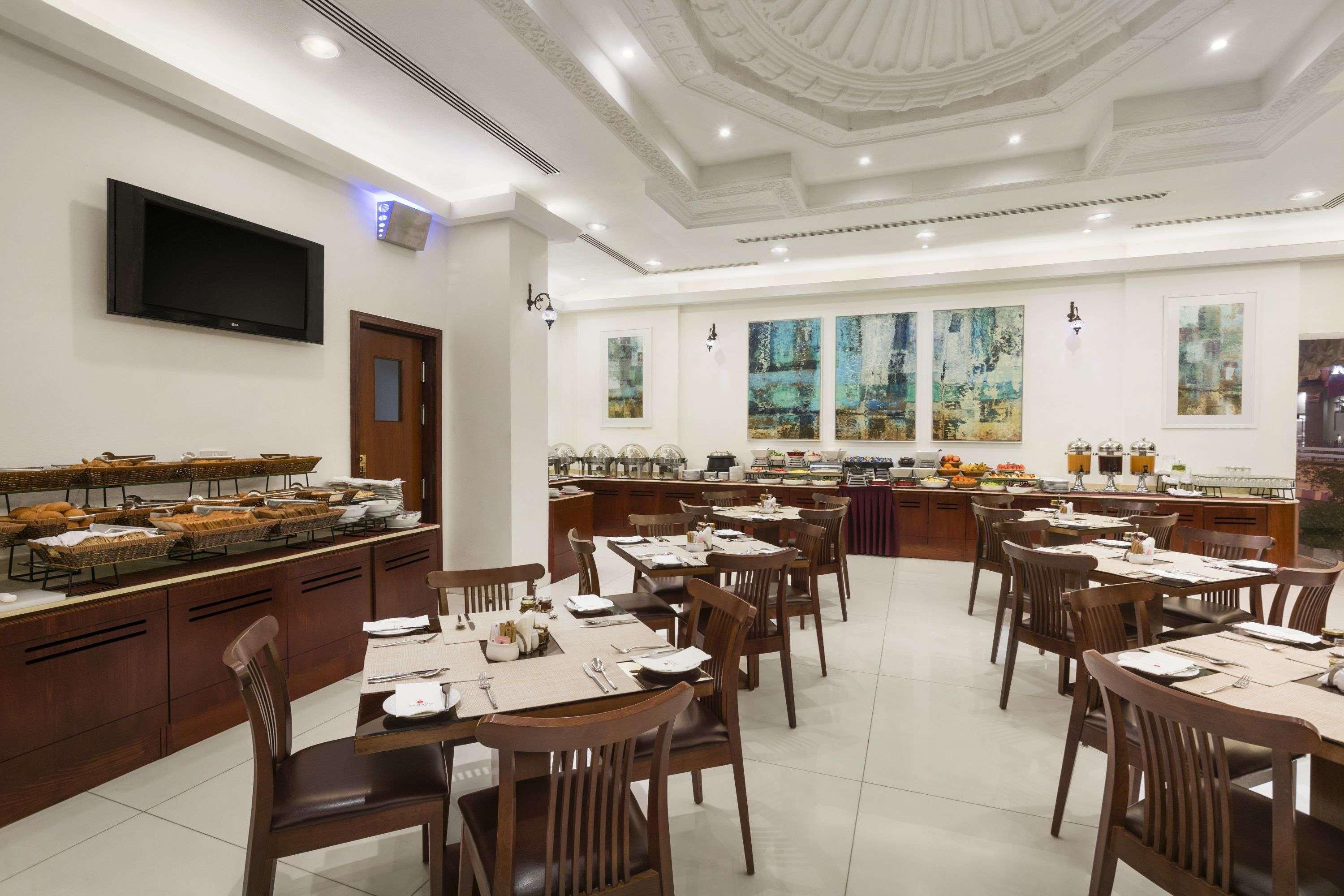 รามาดา บาย วินด์แฮม บีช โฮเต็ล อาจิมาน Hotel อัจมาน ภายนอก รูปภาพ