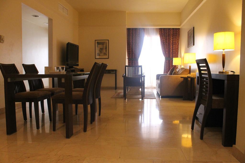 รามาดา บาย วินด์แฮม บีช โฮเต็ล อาจิมาน Hotel อัจมาน ภายนอก รูปภาพ